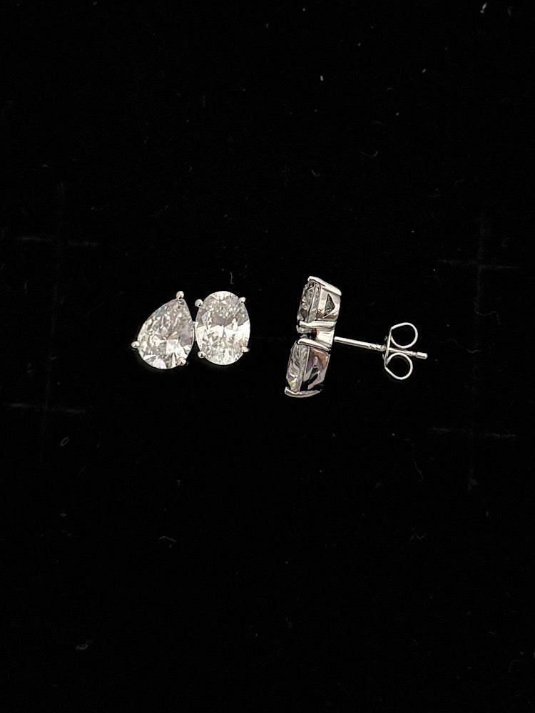 Oval & Pear Solitaire Studs in 92.5 Sterling Silver Toi et moi