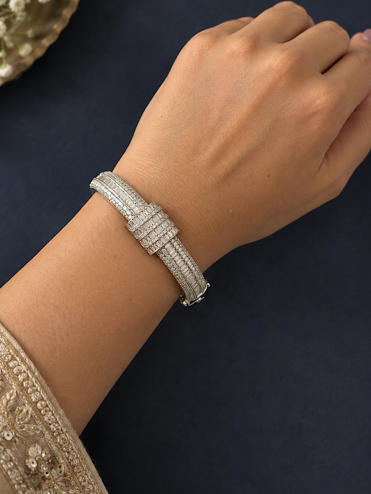Statement Openable Kada in 925 Sterling Silver